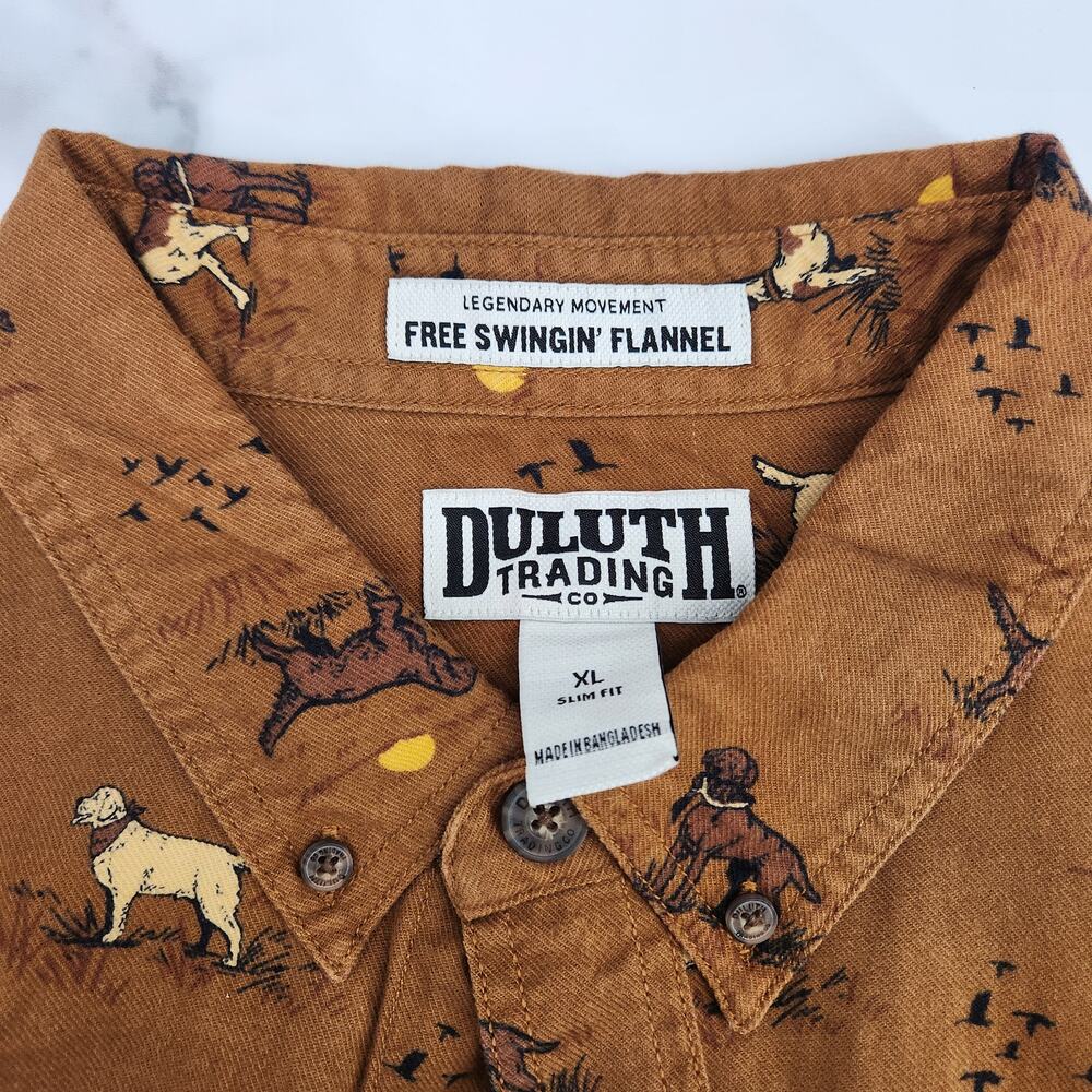 Duluth Trading Co hunting dogs XL Men's button up slim fit free swingin' flannel